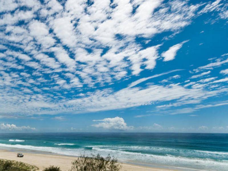 Aparthotel Oceanside - Absolute Beachfront Gold Coast