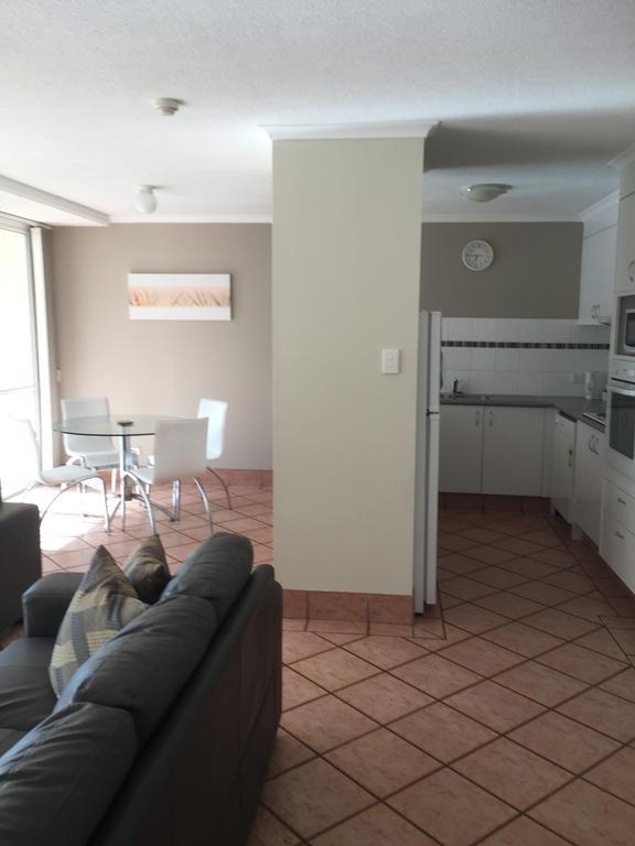 Aparthotel Crystal Beachfront Gold Coast