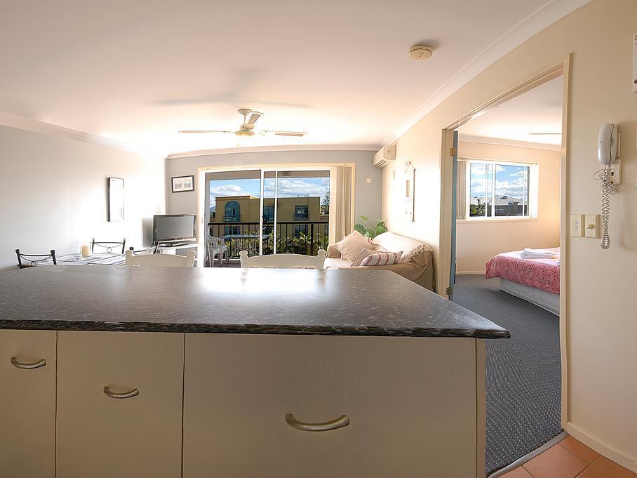 Apartment Shaz Maisons