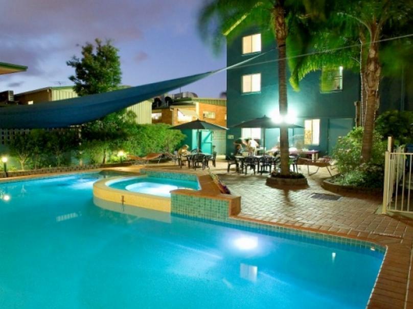 Aquarius Hostel *