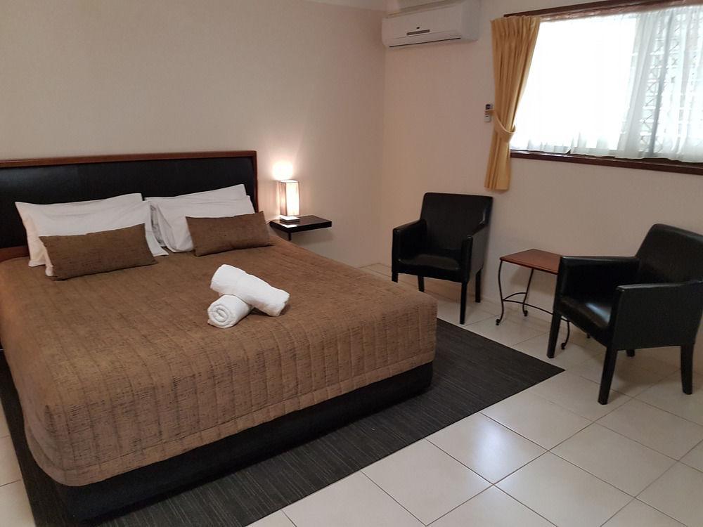 Airport - Only 300 Meters To Airport Terminal Motel 3*