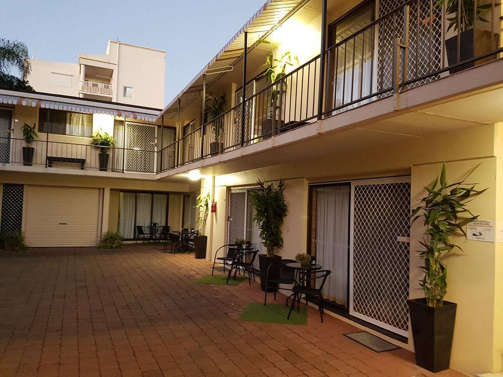 Airport - Only 300 Meters To Airport Terminal Motel 3*