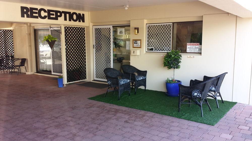 Airport - Only 300 Meters To Airport Terminal Motel 3*