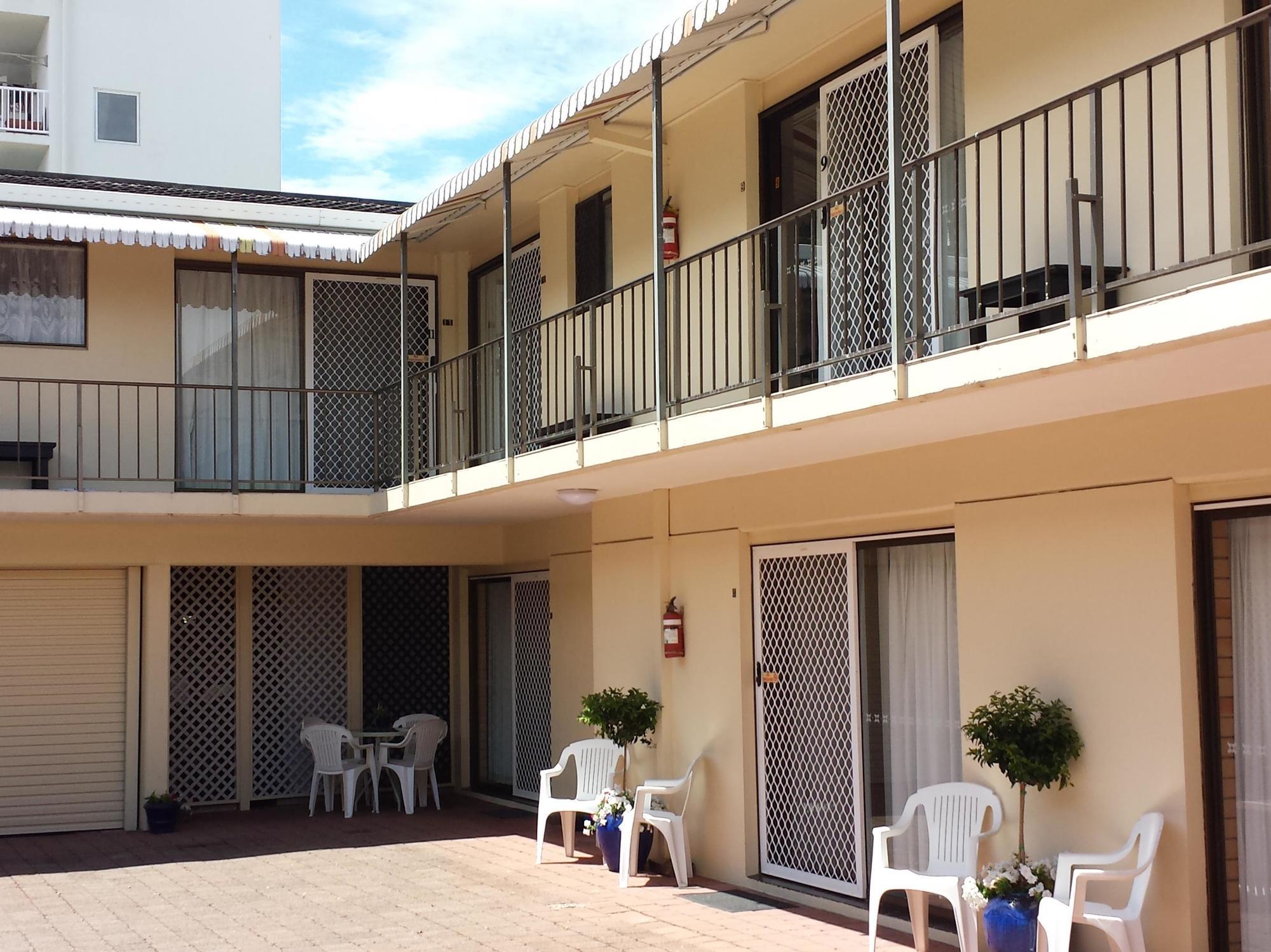 Airport - Only 300 Meters To Airport Terminal Motel