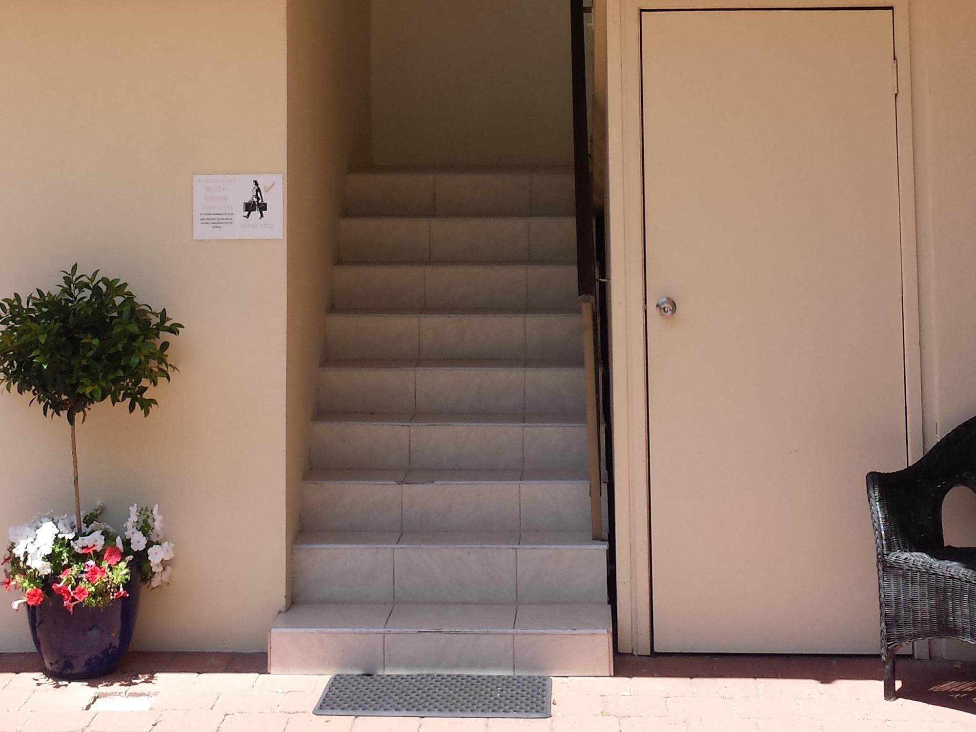 Airport - Only 300 Meters To Airport Terminal Motel Gold Coast