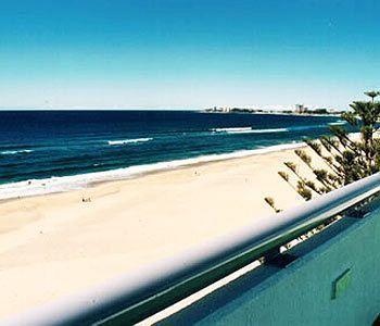 Oceanside - Absolute Beachfront Aparthotel Gold Coast