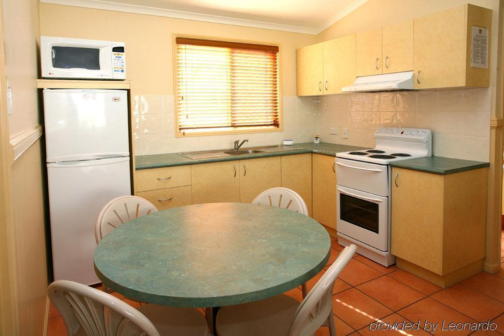 Ashmore Palms Village Resort 4*