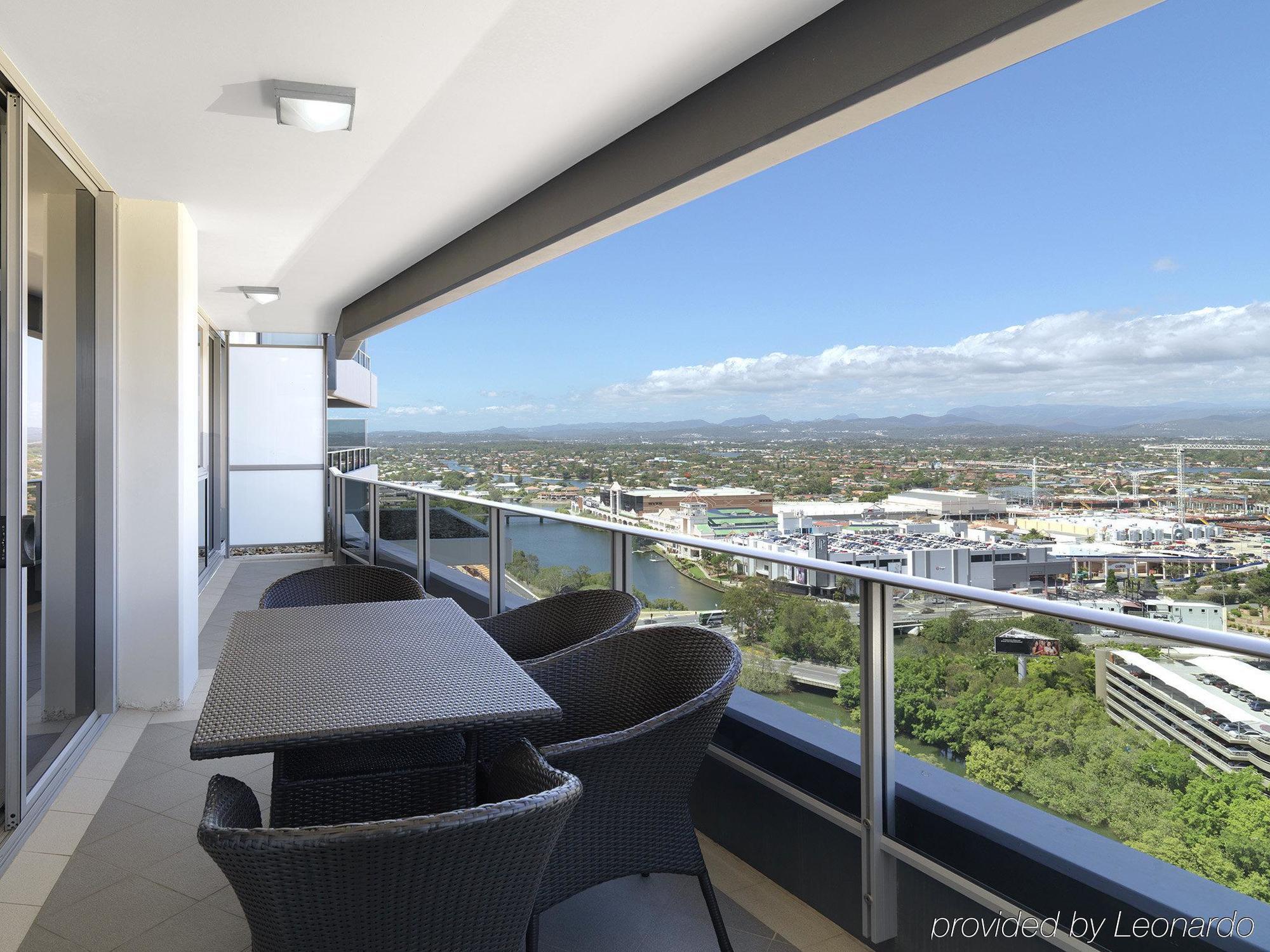 Meriton Broadbeach 5*