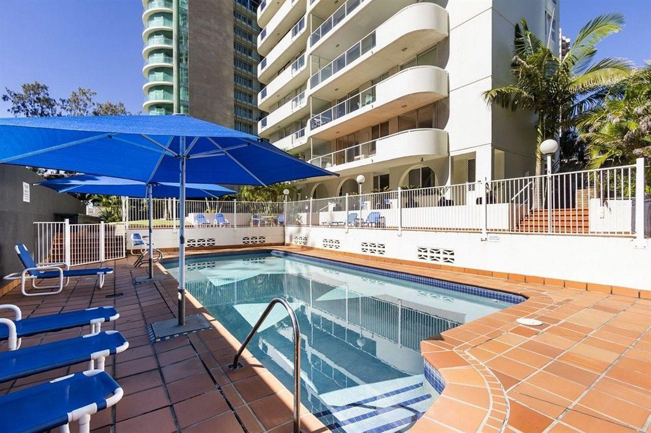 Carlton Aparthotel