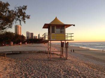 Broadbeach Aparthotel 4*
