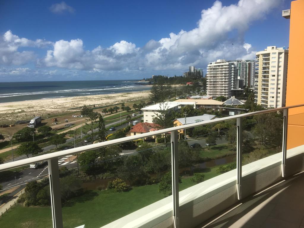 Kirra Surf Gold Coast