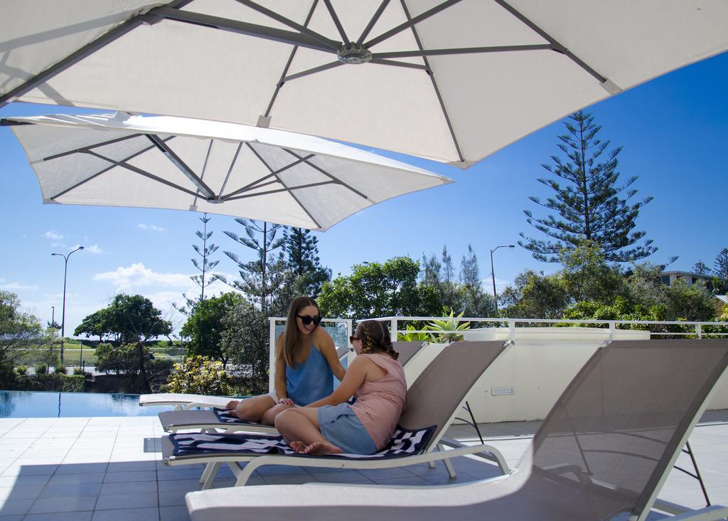 Kirra Surf Aparthotel 4*