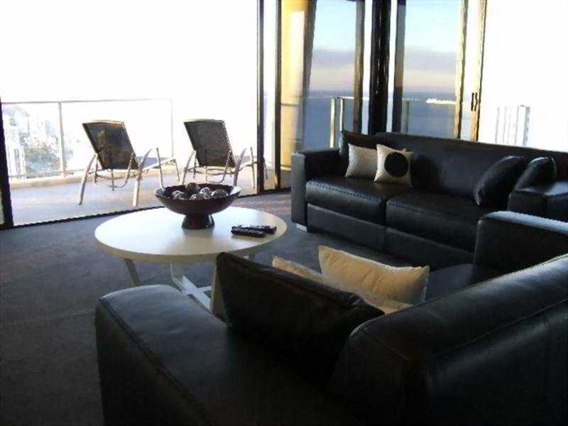 Mantra Circle On Cavill 4*