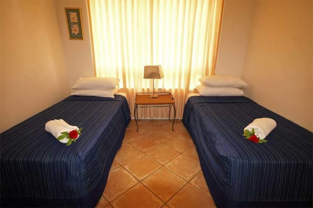 Santorini By The Sea 3* Gold Coast