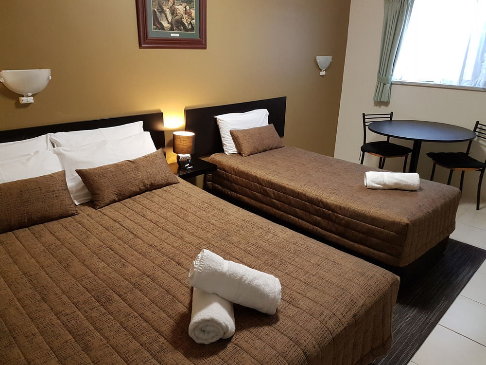 Airport - Only 300 Meters To Airport Terminal Motel