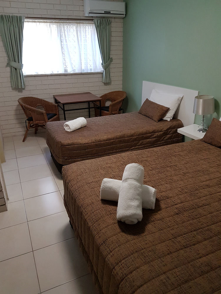 Airport - Only 300 Meters To Airport Terminal Motel
