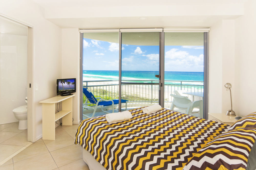 Oceanside - Absolute Beachfront Aparthotel