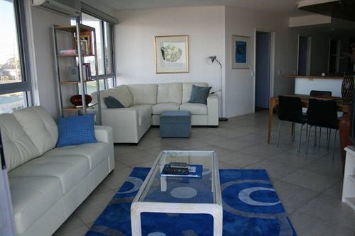 Oceanside - Absolute Beachfront Aparthotel