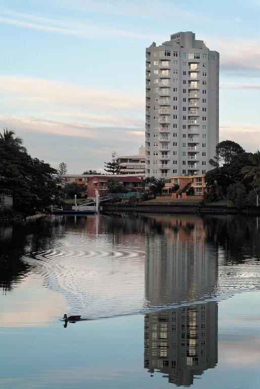 Emerald Surfers Paradise Shared