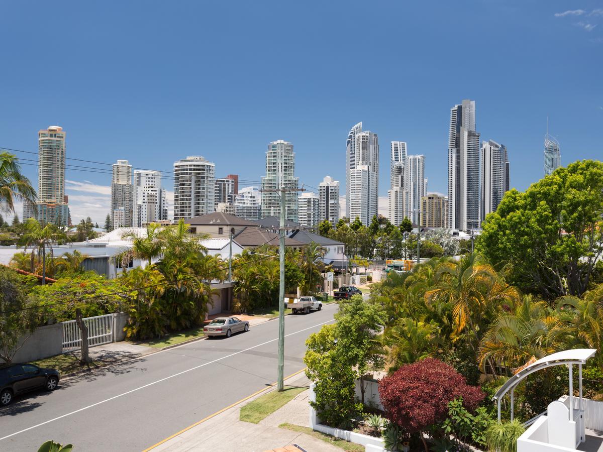 Chevron Sails Apartment Gold Coast