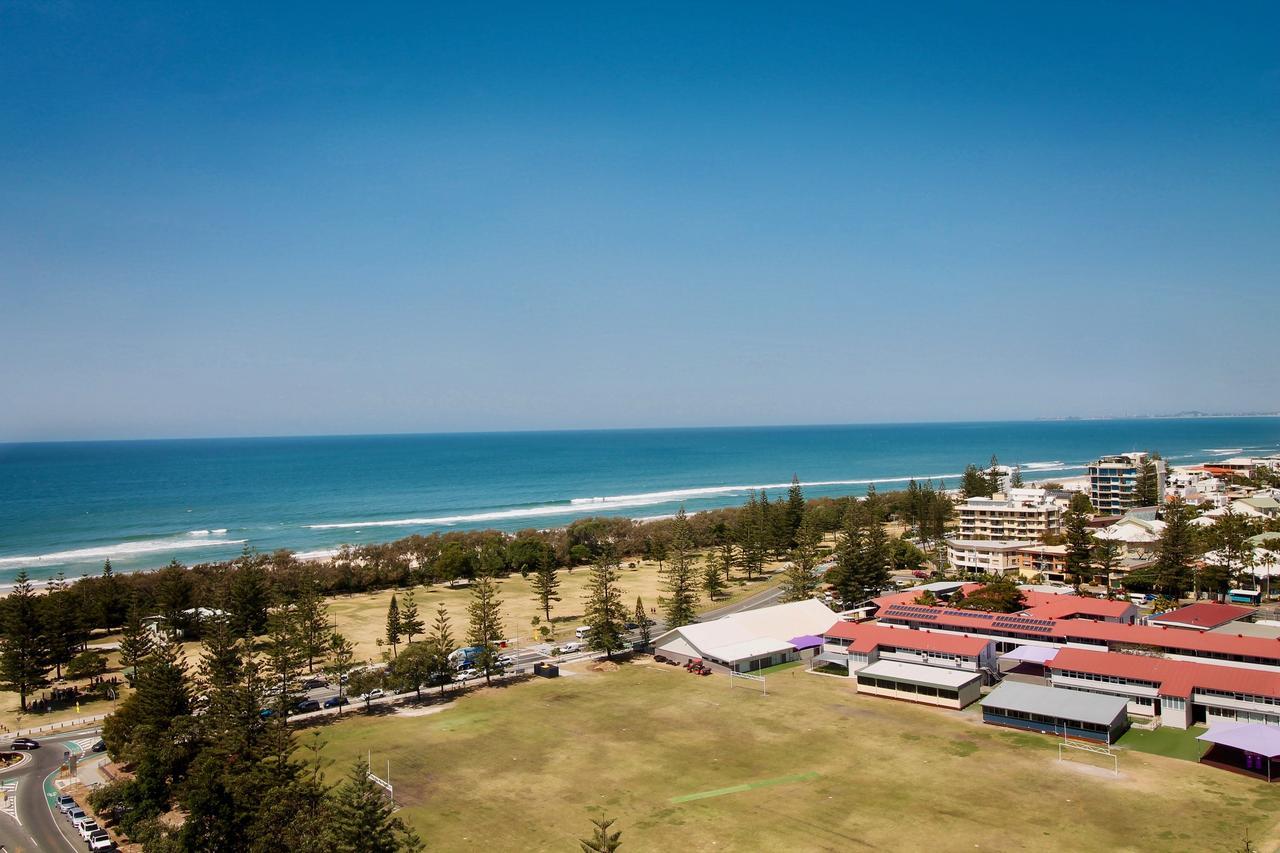 Ultra Broadbeach Resort 4*