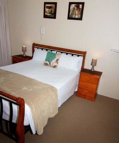 Crystal Beachfront Aparthotel Gold Coast