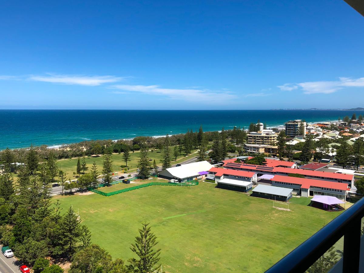 Ultra Broadbeach 4* Gold Coast