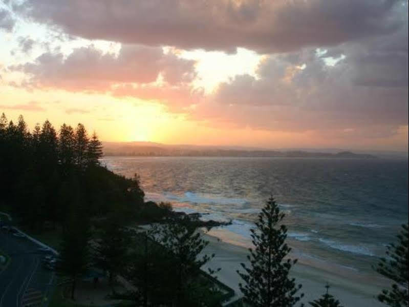 Columbia On Rainbow Bay Hotel Gold Coast