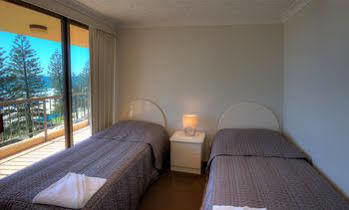 Hotel Columbia On Rainbow Bay Gold Coast