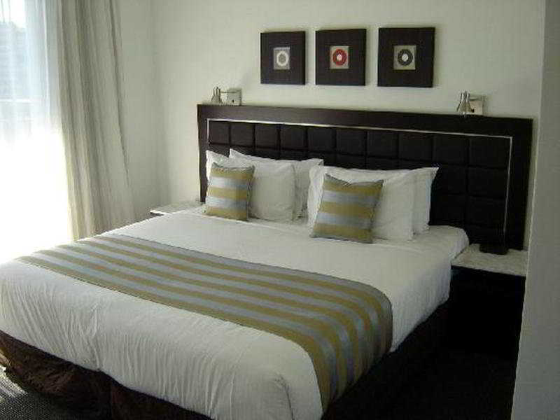 Hotel Meriton Broadbeach