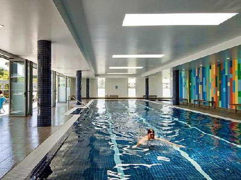 Meriton Broadbeach Hotel