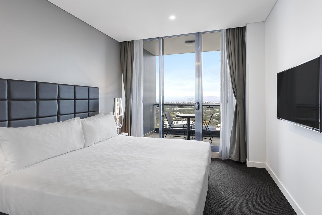 Meriton Southport 5*
