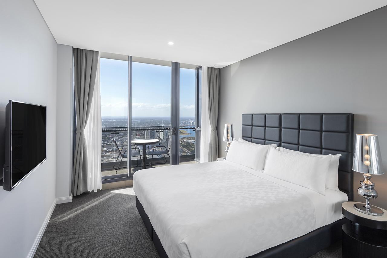 Meriton Southport Hotel