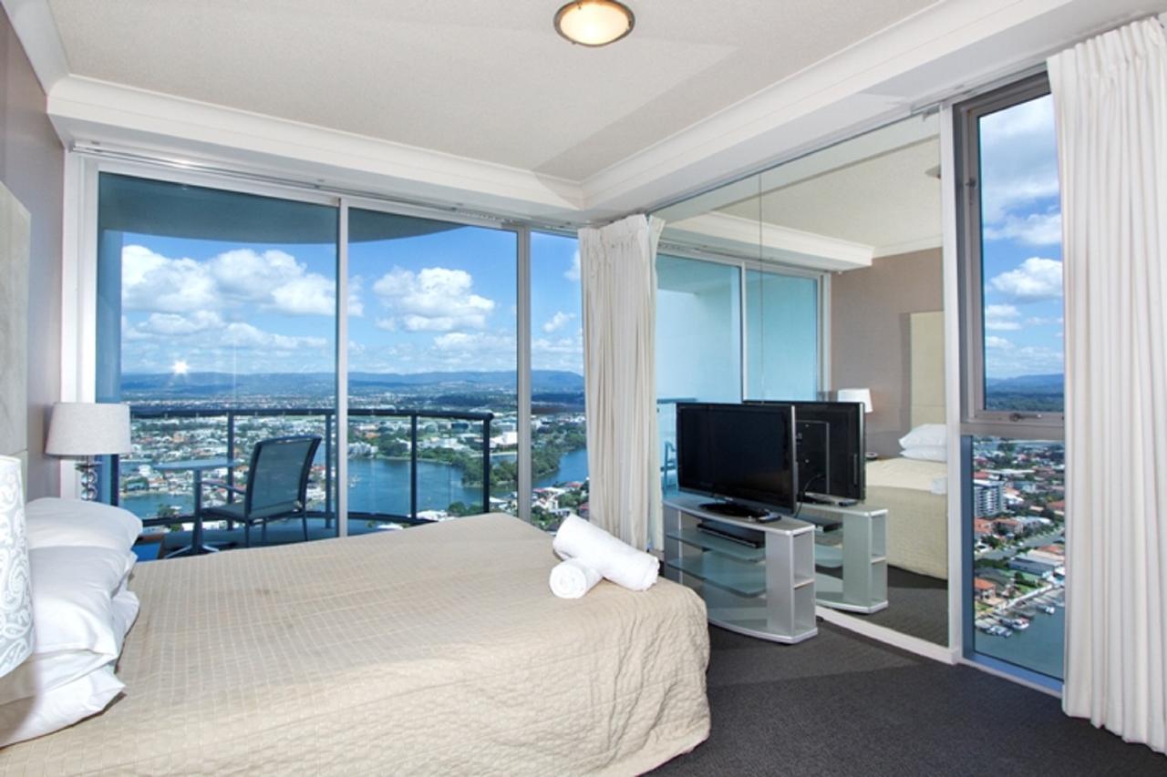The Towers Of Chevron Renaissance - Holidays * Gold Coast