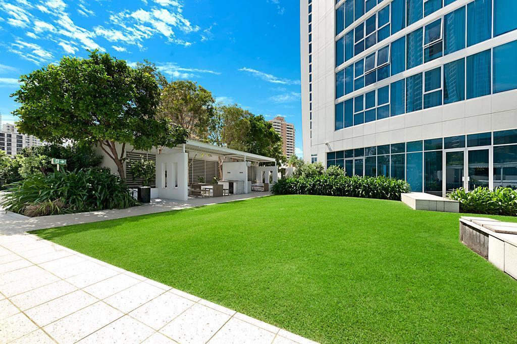 H Star Residences-- Paradise Stayz Gold Coast