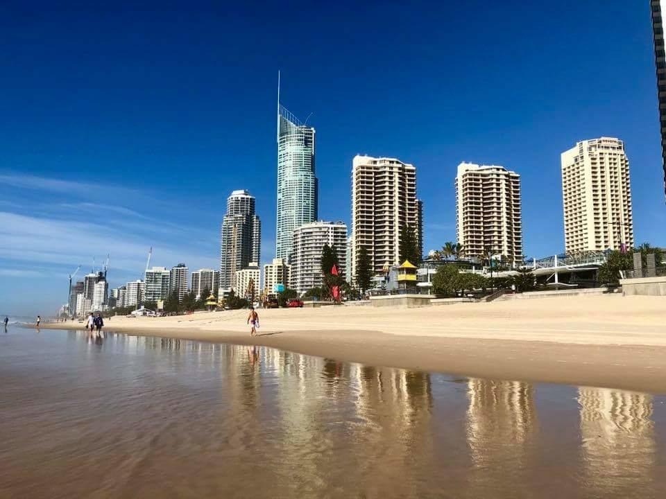 H Star Residences-- Paradise Stayz Apartment