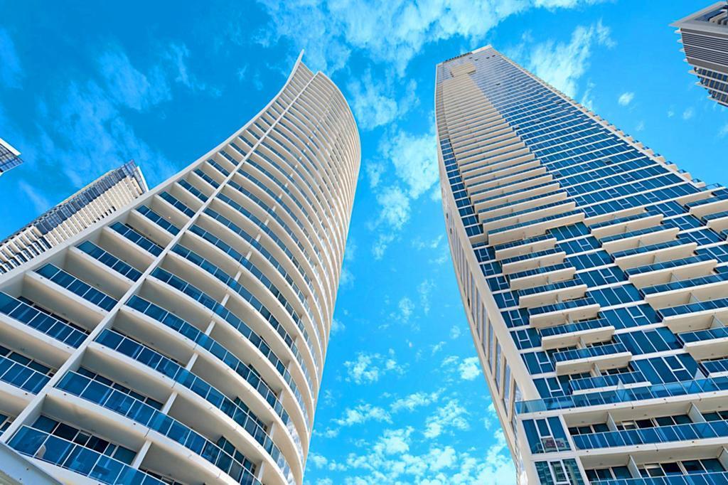 H Star Residences-- Paradise Stayz * Gold Coast