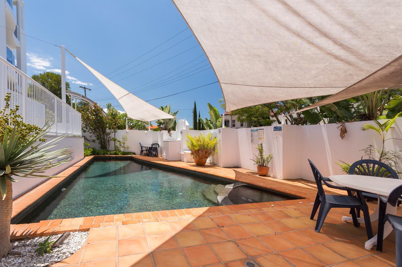 Apartment Chevron Sails