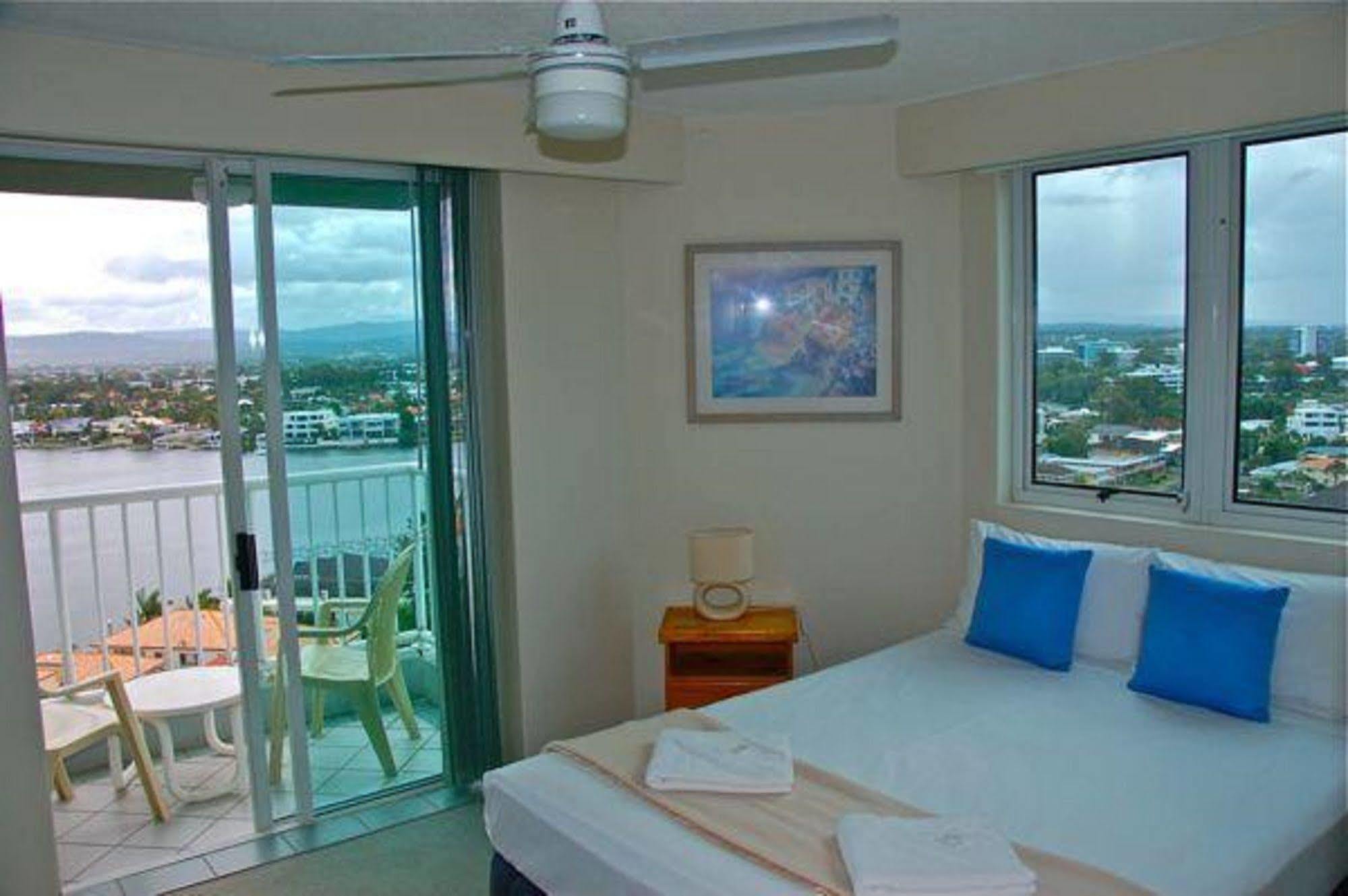 Emerald Surfers Paradise Shared Hostel *