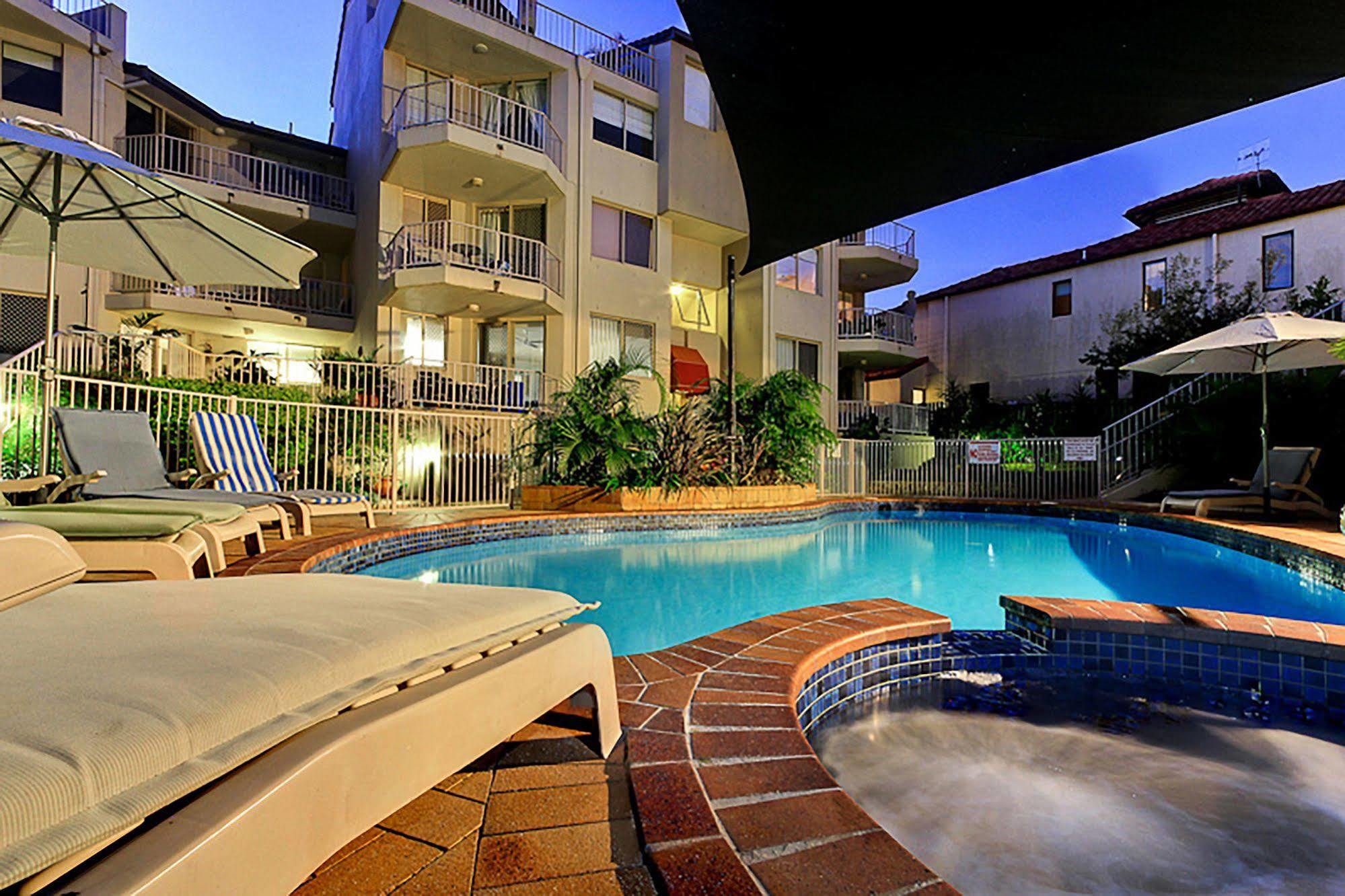 Sandcastles On Currumbin Beachfront, 4*