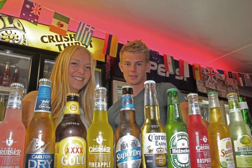 Hostel Backpackers In Paradise 18-35 *