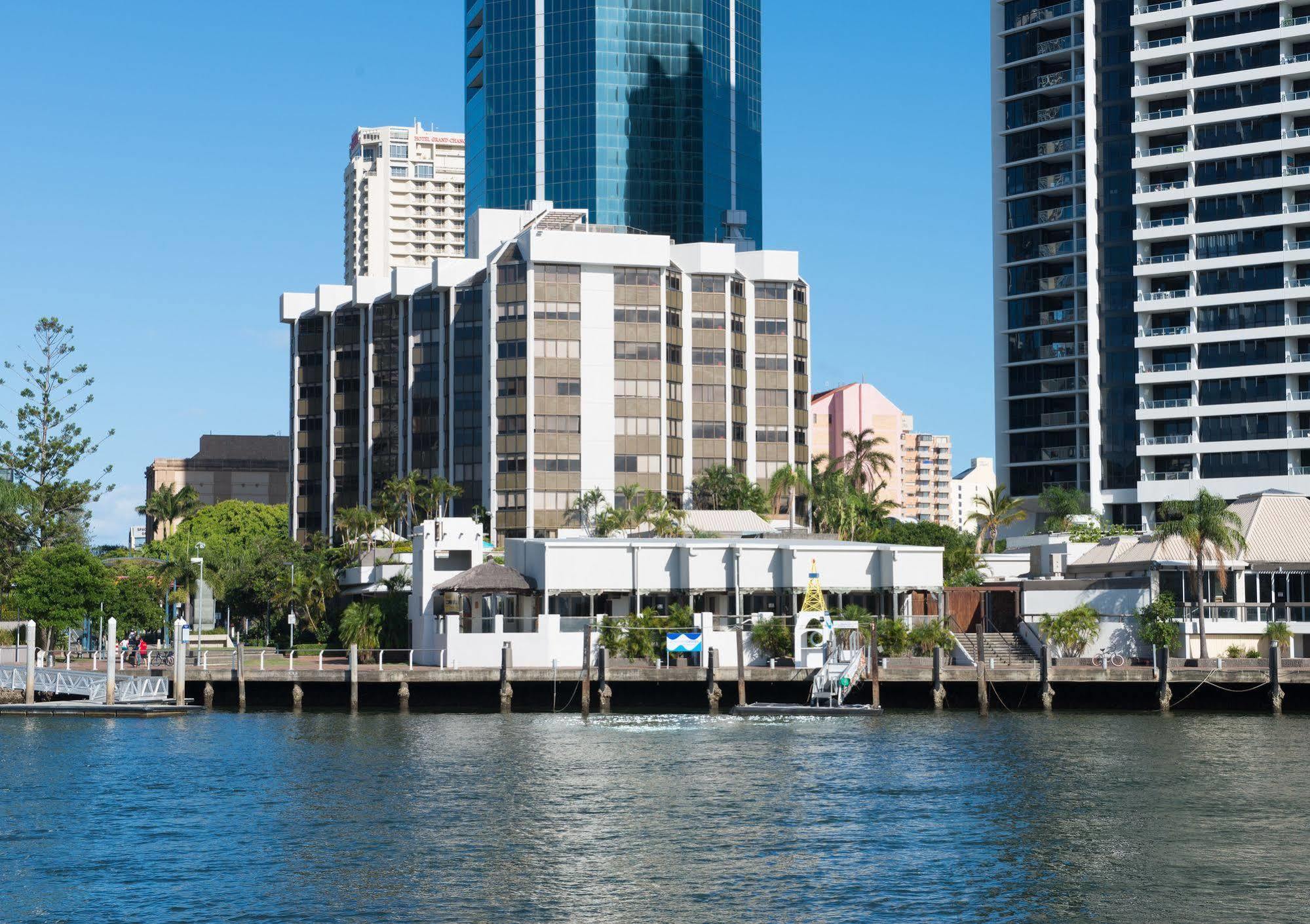 Aparthotel Tiki Surfers Paradise 4*