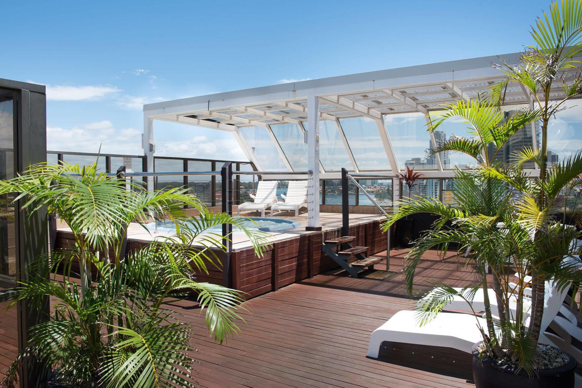 Tiki Surfers Paradise Aparthotel