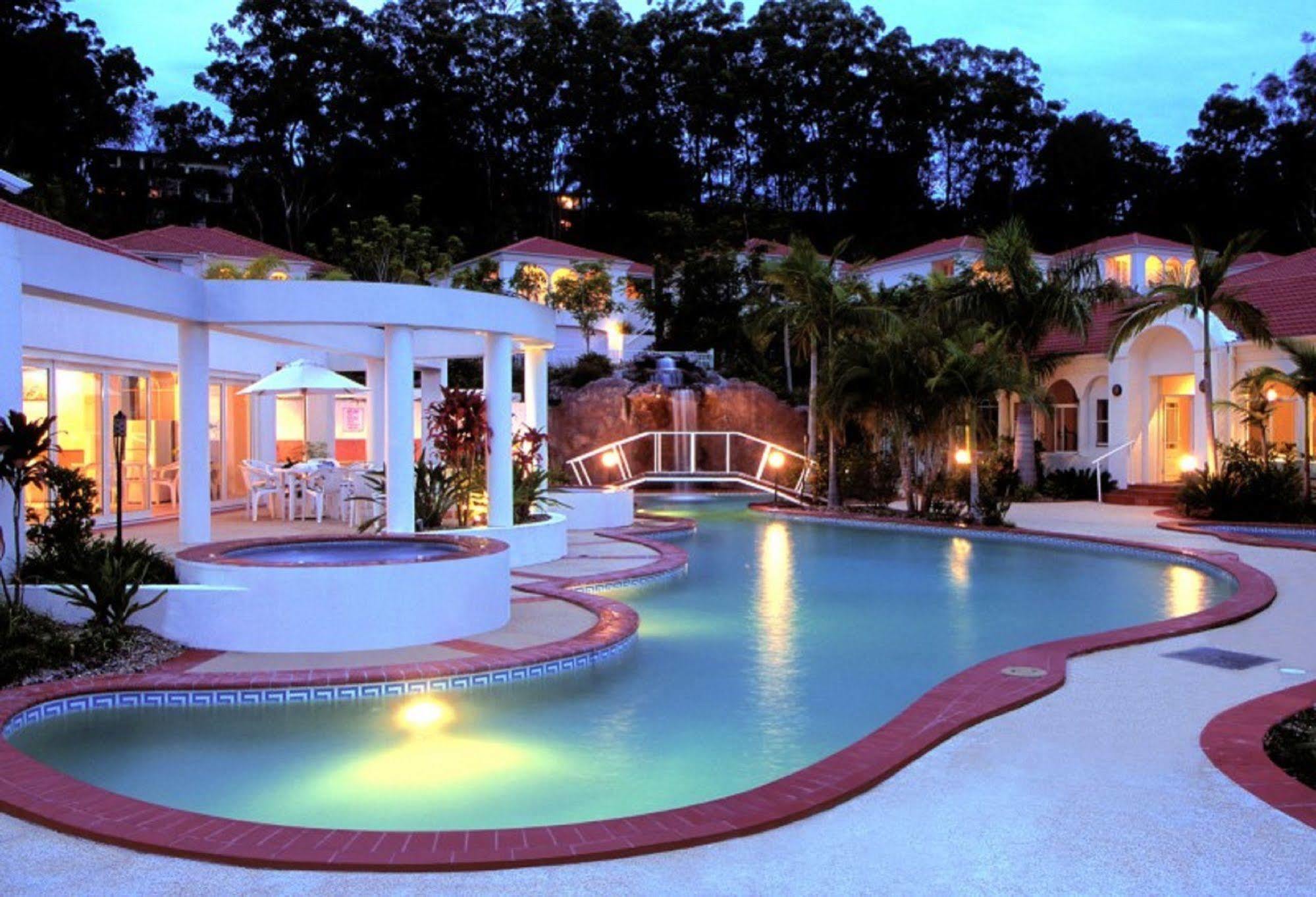 Royal Woods 4*