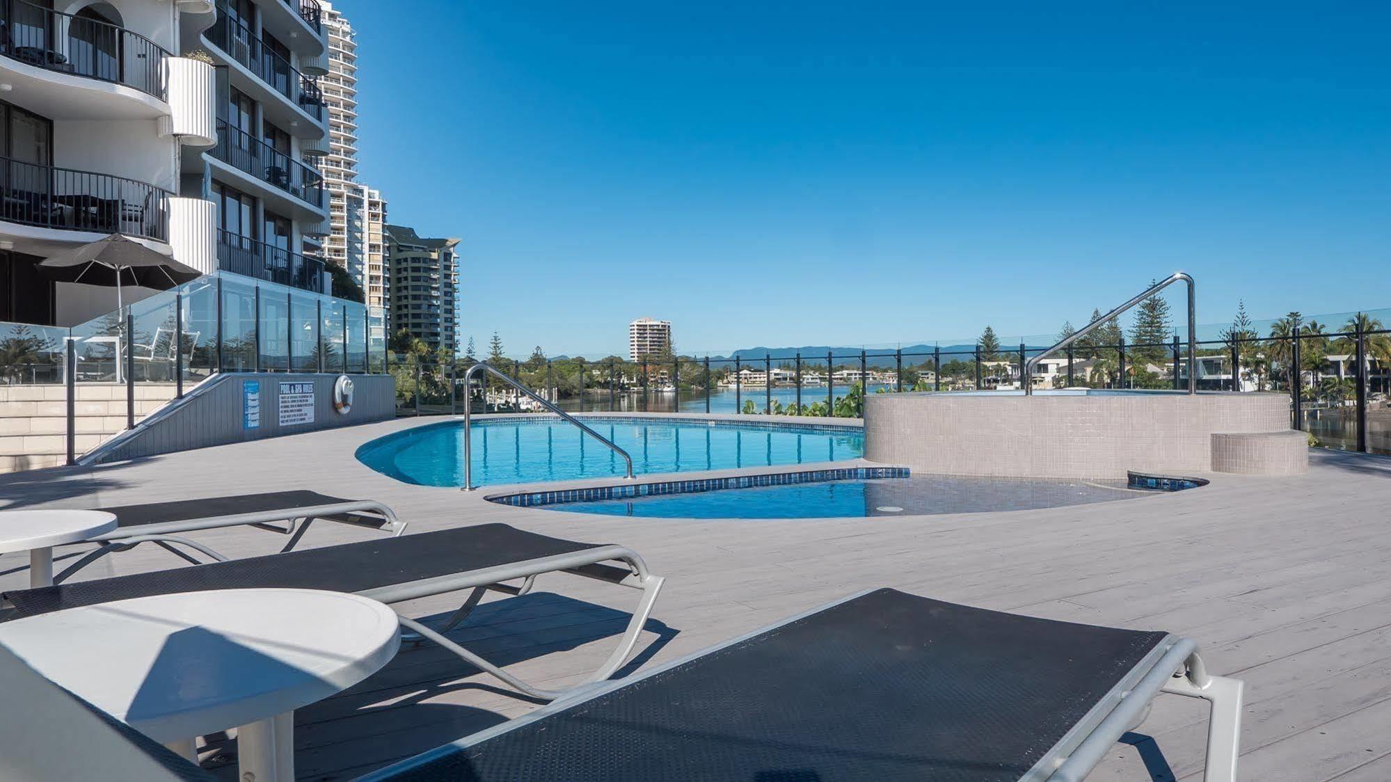 Silverton Surfers Paradise 3*
