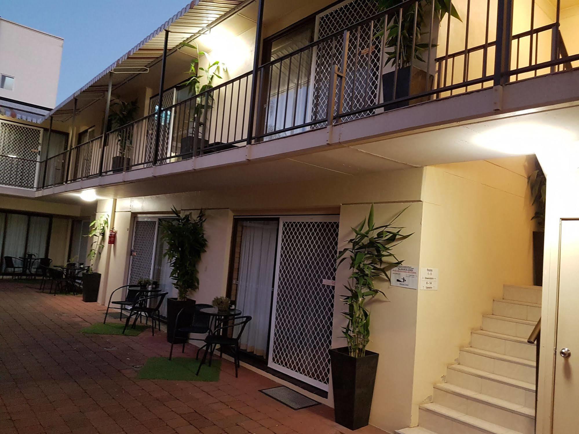Airport - Only 300 Meters To Airport Terminal 3* Gold Coast