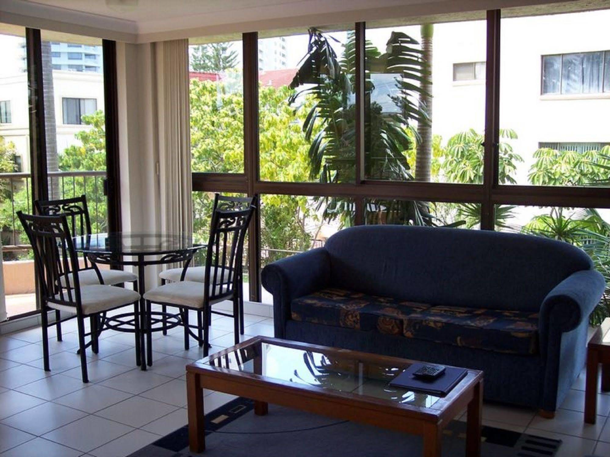 Warringa Surf Aparthotel 3*