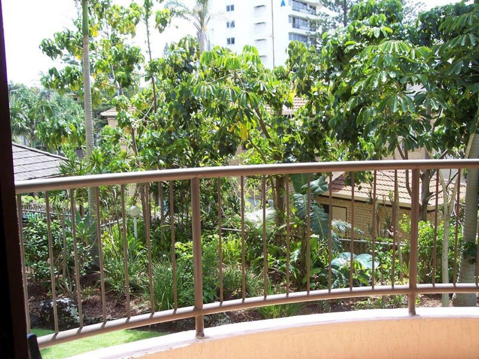 Warringa Surf Aparthotel Gold Coast