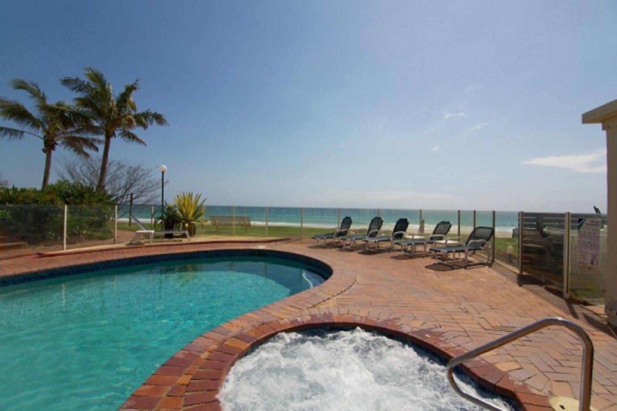 Aparthotel Crystal Beachfront