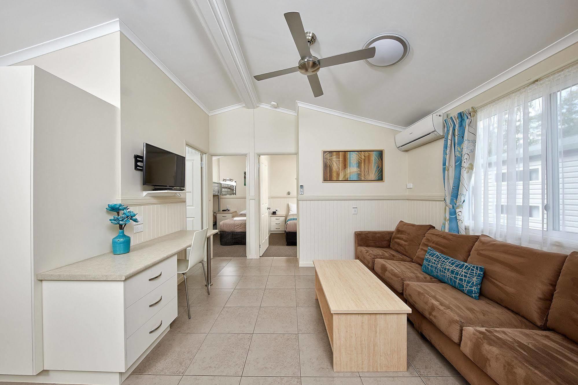 Resort Ashmore Palms Village Gold Coast